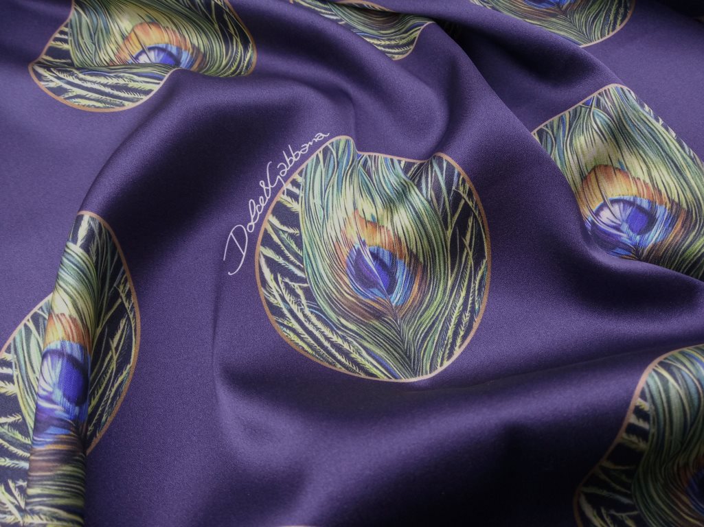 Ткань шелк фиолетовый с перьями павлина 2