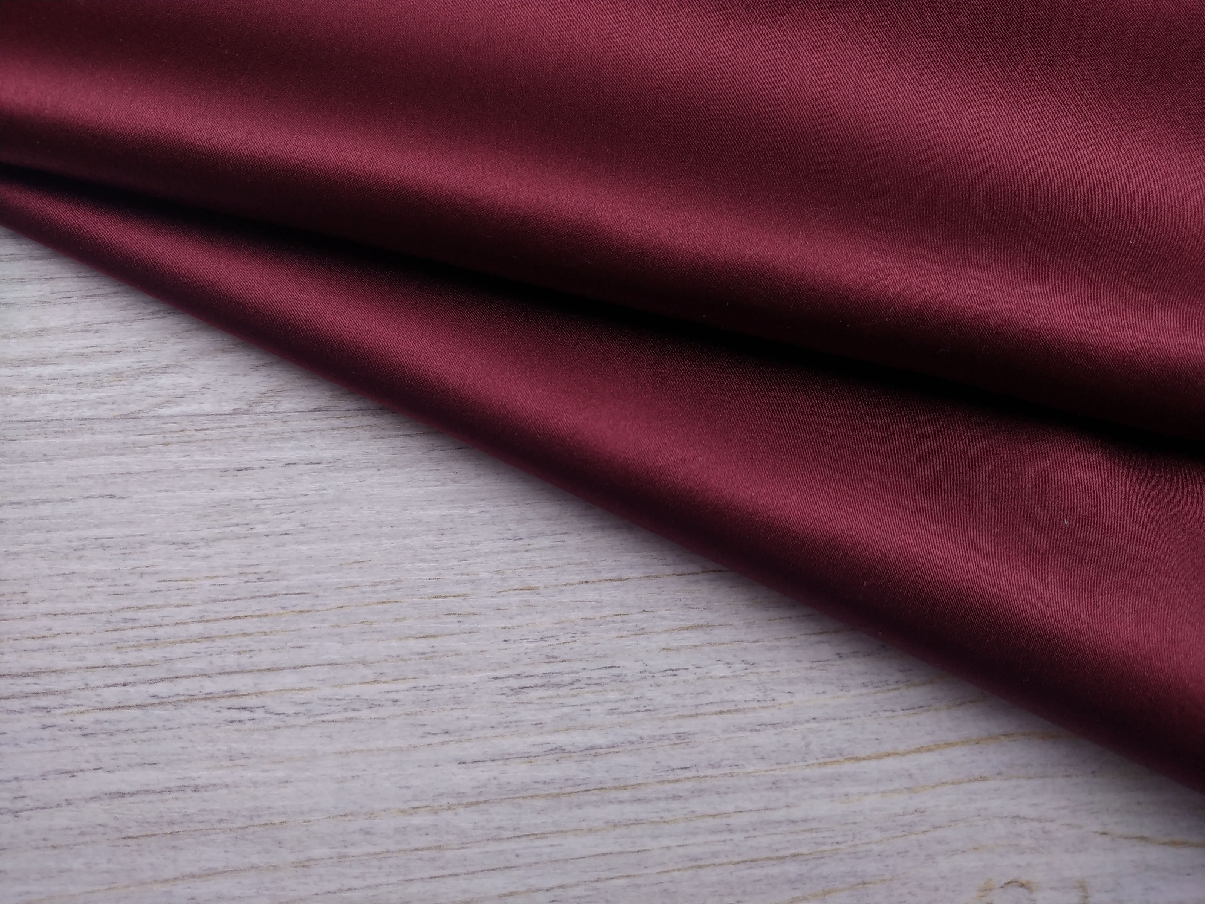 Ткань  Атласный Шелк с эластаном  бордовый  Италия 42824 4