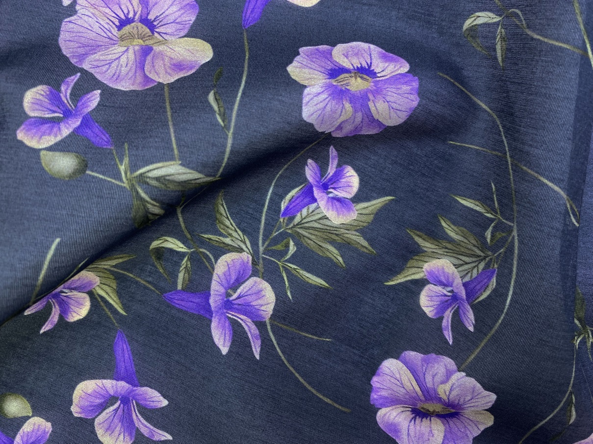 Ткань Муслин  серого цвета с принтом  фиолетовые цветы  16742 3