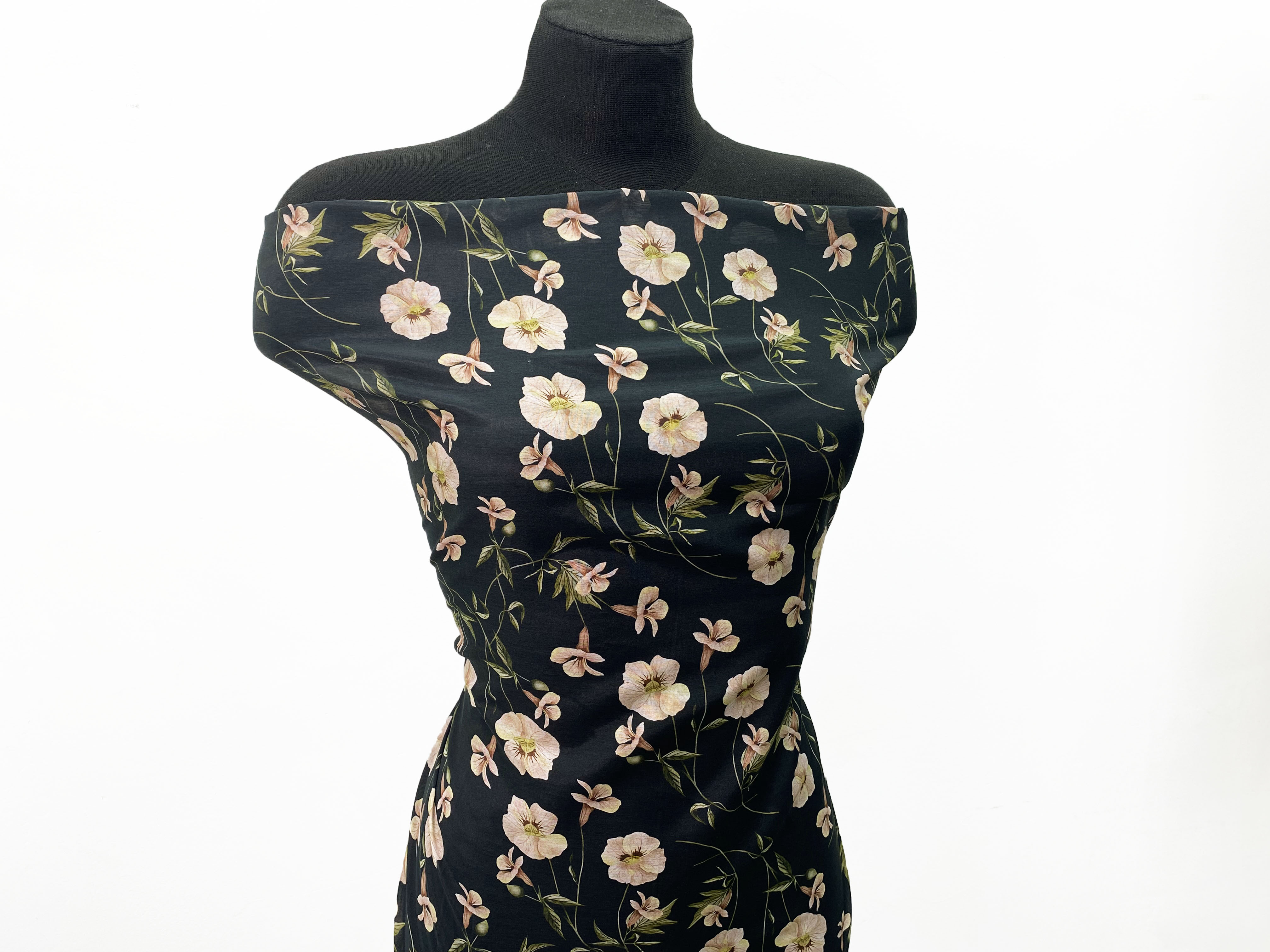 Ткань Муслин  чёрного цвета с принтом  персиковые цветы  16741 5